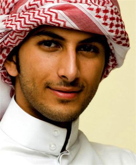 Lộ diện anh chàng thứ 2 "bị trục xuất vì quá đẹp trai" khỏi Ả Rập